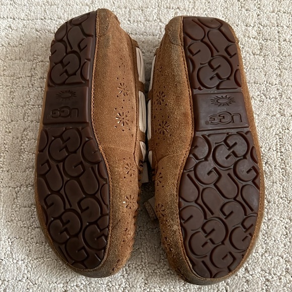 Ugg moccasins - Picture 5 of 6